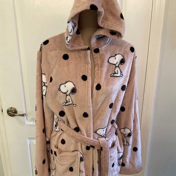 Peanuts Plush Hooded Wrap Robe Beige w/Snoopy w/ Belt size S/M *NWT* - Picture 1 of 11